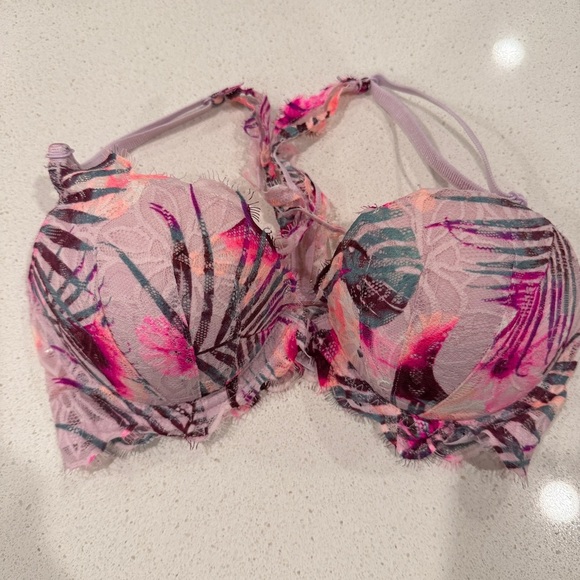 Victoria's Secret Other - NWOT Victoria’s Secret Pink Date Racerback Bra Front Clasp Lace Leaf Print 32D